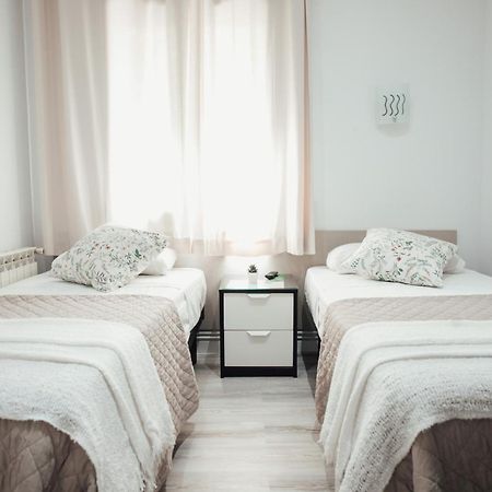 Hostal Ruta De Francia Barcellona Esterno foto