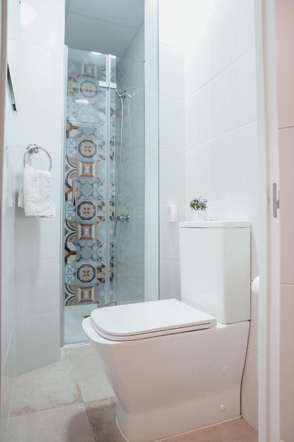 Hostal Ruta De Francia Barcellona Esterno foto